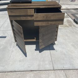 2 Door Cabinet With Drawers 