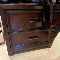 (2 ) Large Low Dresser Drawers Or Night Stands 
