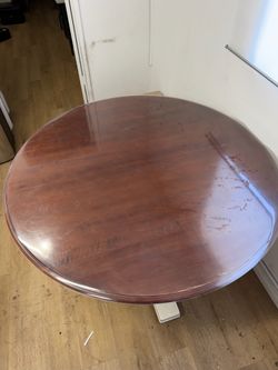 CIRCLE WOOD TABLE