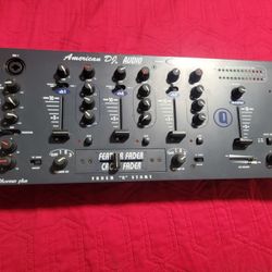 BUENOS DIAS TENGO ESTAS COSAS EN VENTA CADA COSA TIENE SU PRECIO