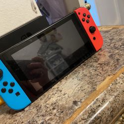 Nintendo switch With 2 Xtra Controllers 