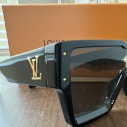 Me  Louis Vuttion Sunglasses 