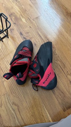 Evolv Agro Climbing Shoes