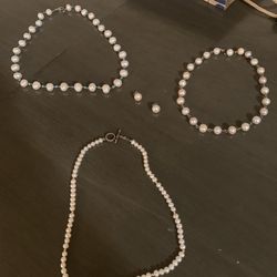 Pearl necklaces and earings!