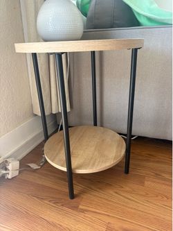 Round side table/end table