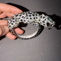 Vintage Silver Tone Panther Leopard Rhinestone Green Eyes Clamper Bracelet Bangle