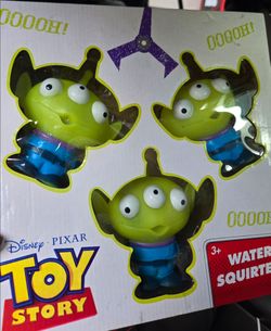 Disney toy story / water squirters
