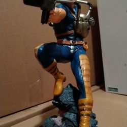 Kotobukiya cable statue