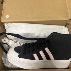 Adidas Girls/Women size 6