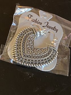 Heart Shaped Two Tone Silver and Black Earrings 