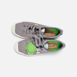 Cariuma Low-Top Canvas Sneakers