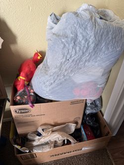 Kids Toys Boxes With Clothes Size Large - Super Mario Angry Birds And More 