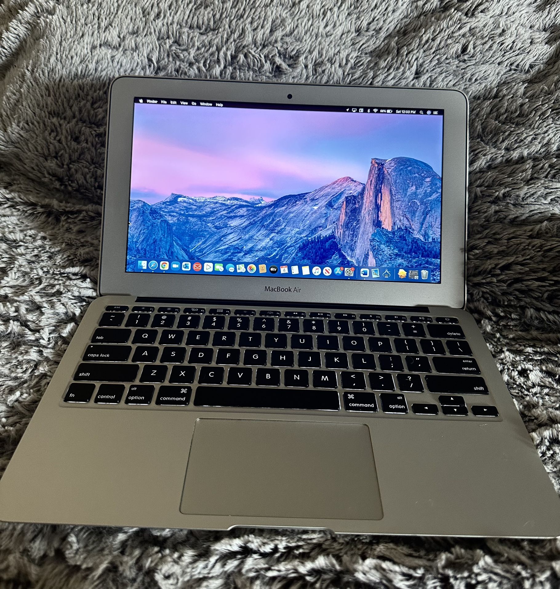 MacBook Air 13-inch Early 2015 シルバー 充電器付 MacBook Air
