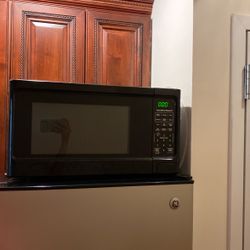 Like New Hamilton Beach Microwave 