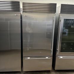 SUB ZERO 36” WIDE BUILT IN BOTTOM FREEZER REFRIGERATOR 
