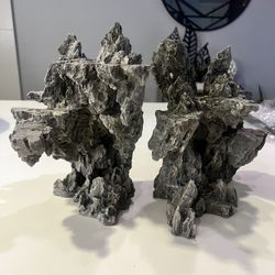 Fish tank Mountains decor