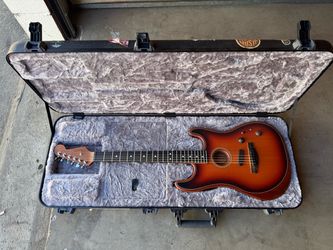 Fender Acoustasonic Stratocaster GREAT condition, with hard case