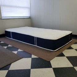 Extra Long Twin size mattress - can DELIVER almost anywhere for $20 extra - gently used and in very good condition 😍