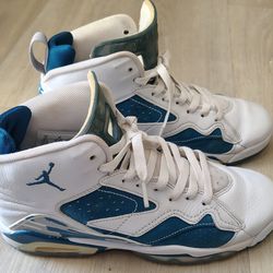Air Jordan 6 Retro UNC GS Size 7Y – Clean