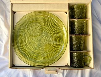 Vintage 1970’s Anchor Hocking Soreno design snack set