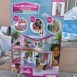 Barbie Malibu House