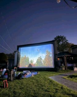 Blow up movie screen