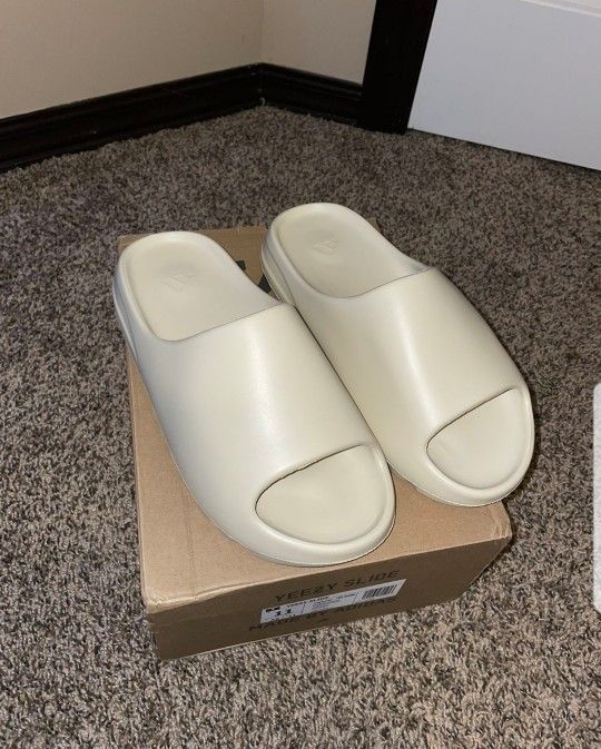 Yeezy Slide