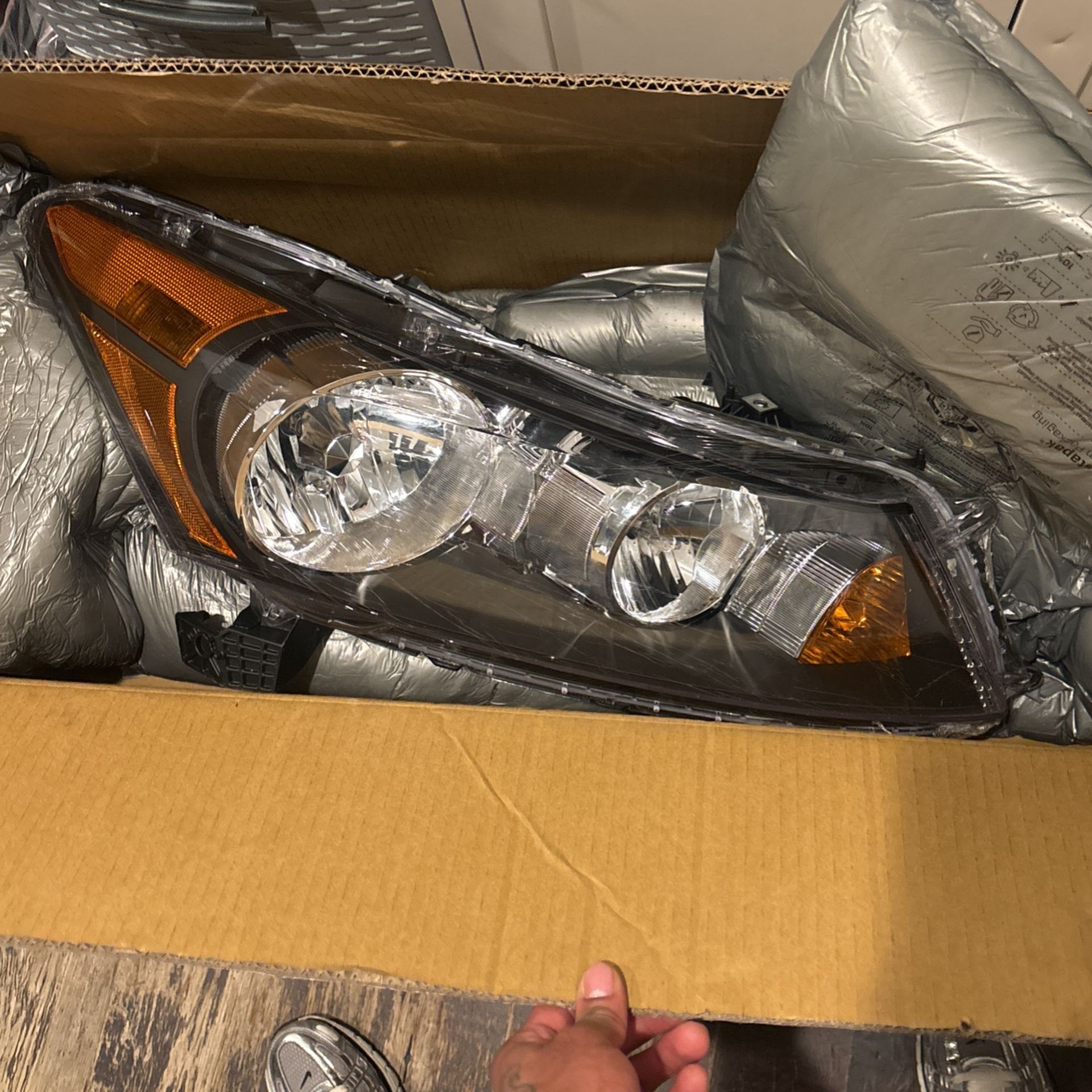 Honda Accord 08-12 Headlights