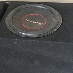 Pioneer Subwoofer With Box 
