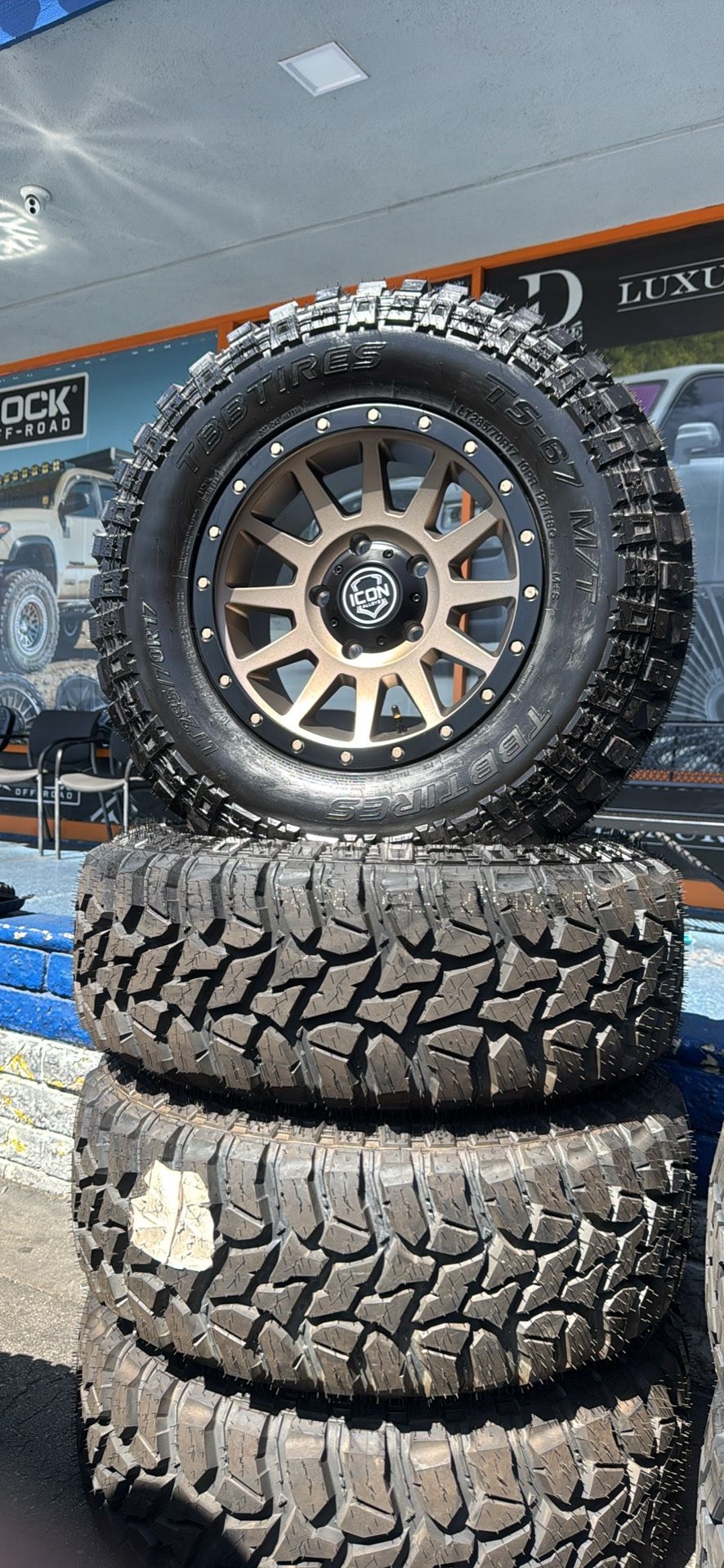 WHEELS ICON 17x8.5 BRAND NEW