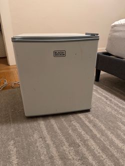 Black & Decker mini fridge