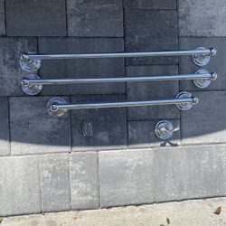 3 Towel Bars With A Hook