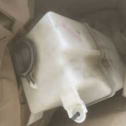 Toyota Tacoma Windshield Washer Tank