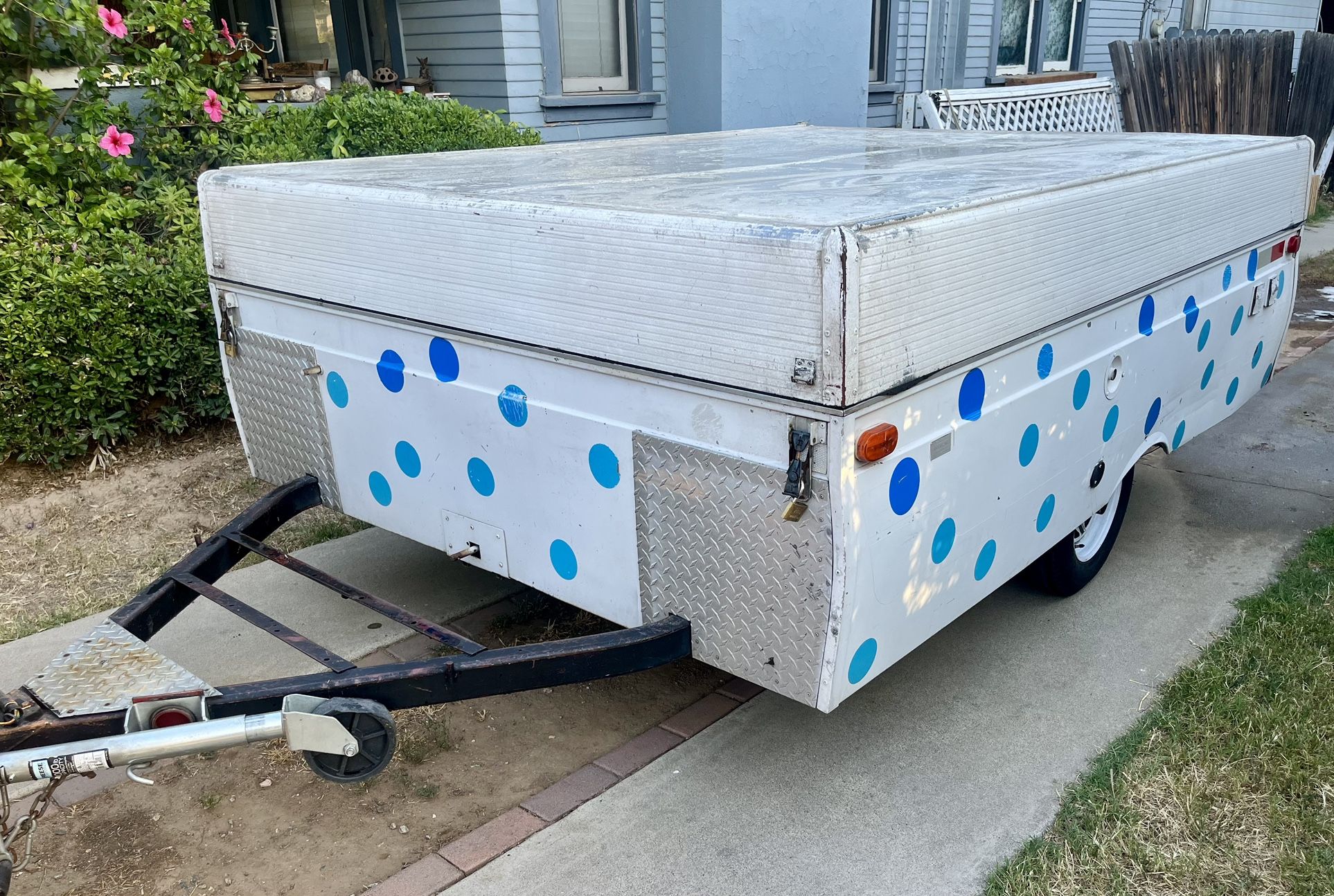 **Vintage 1970’s Coleman Pop-Up Vending Trailer – Custom Modified!**   