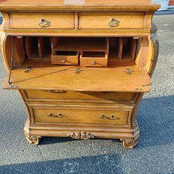 😍😍beautiful Bombe drop-front secretary desk / dresser combo😍😍