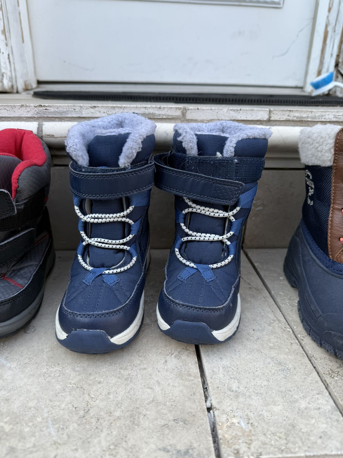 Carter’s snow boots
