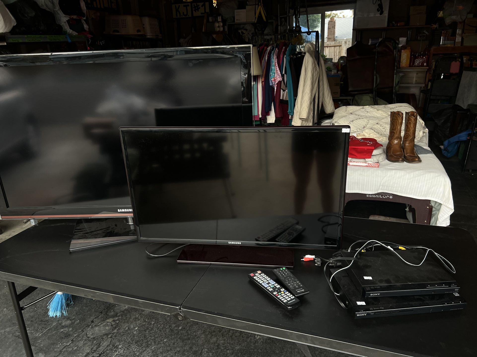 Samsung TVs + DVD Players Bundle