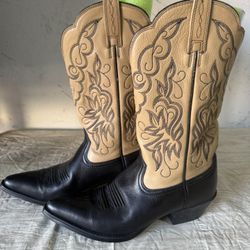 Boots Size 8 Women’s Like New