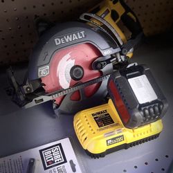 Dewalt Circular Saw, with battery and charger!