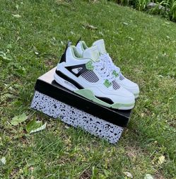Jordan 4 size 8.5 men brand new never worn