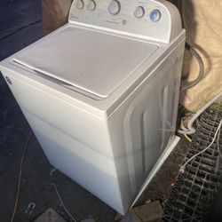 Whirpool Washer And Electric Dryer Topee