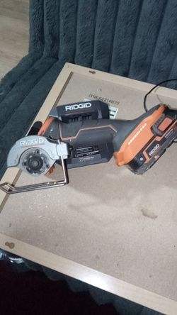 RIDGID Brushless Cordless Compact Circular Saw,battery,charger