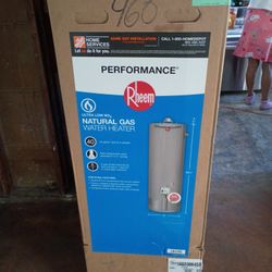 40 GALLON WATER HEATER!!!!!!!!!!!!!!!!!!