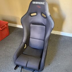 Bride Low Max Seat Missing Seat Belt Cap