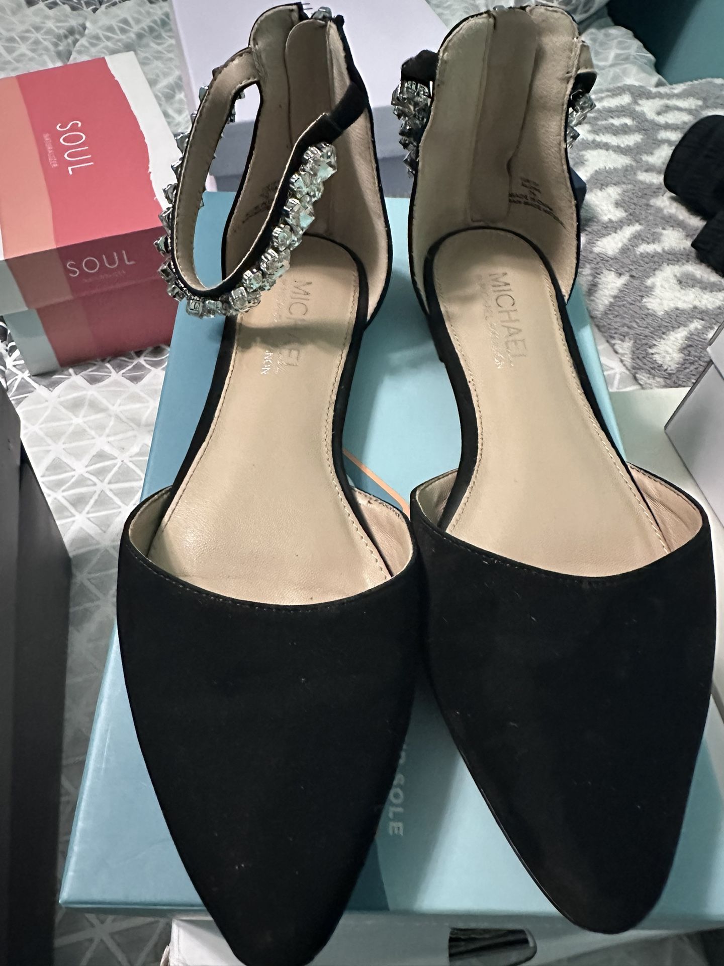 Pointed-toe ankle strap flats 