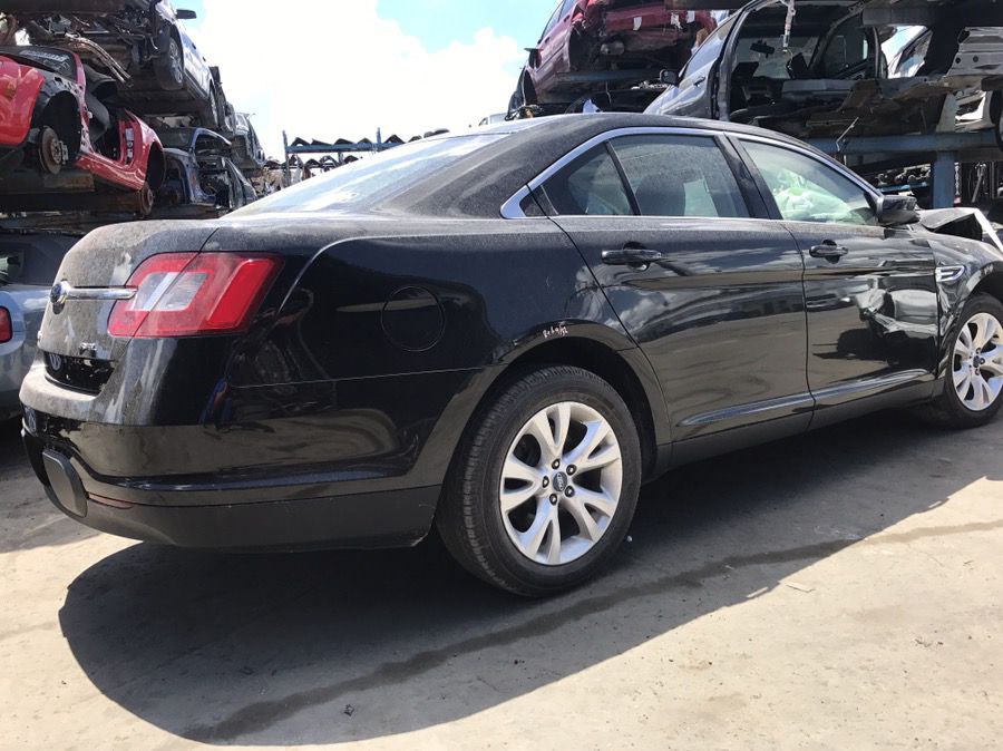 2012 Ford Taurus for Parts.