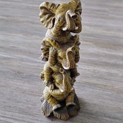Design Toscano NG33769 Hear-No, See-No, Speak- No Evil Stacked Elephants Collectible Statue