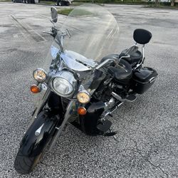Yamaha Royal Star Tour Deluxe 1300cc  Year 2006 Mileage 24000