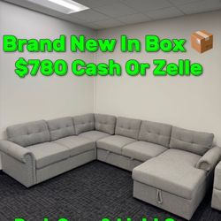 U Shape Light Gray Sectional Couch 🛋️ New In Box 📦 Pull Out Bed ✅ Storage Underneath ✅ 