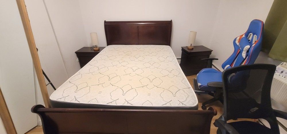 Queen Bedroom Set Items.